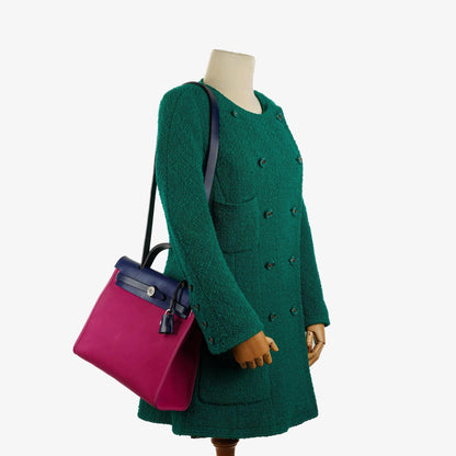 Hermes Herbag Zip 31 PM Bleu Saphir Vache Hunter Magnolia Canvas mit Palladium Beschlägen