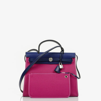 Hermes Herbag Zip 31 PM Bleu Saphir Vache Hunter Magnolia Canvas mit Palladium Beschlägen