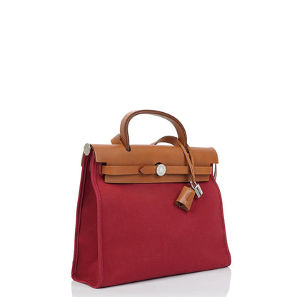 Hermès Herbag Zip 31 PM aus Fauve Vache Hunter und Rubis Toile mit Palladium-Beschlägen
