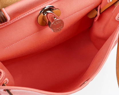 Hermès Herbag Zip 31 PM aus Vache Hunter Naturel Rose Azalee Canvas mit Palladium-Hardware