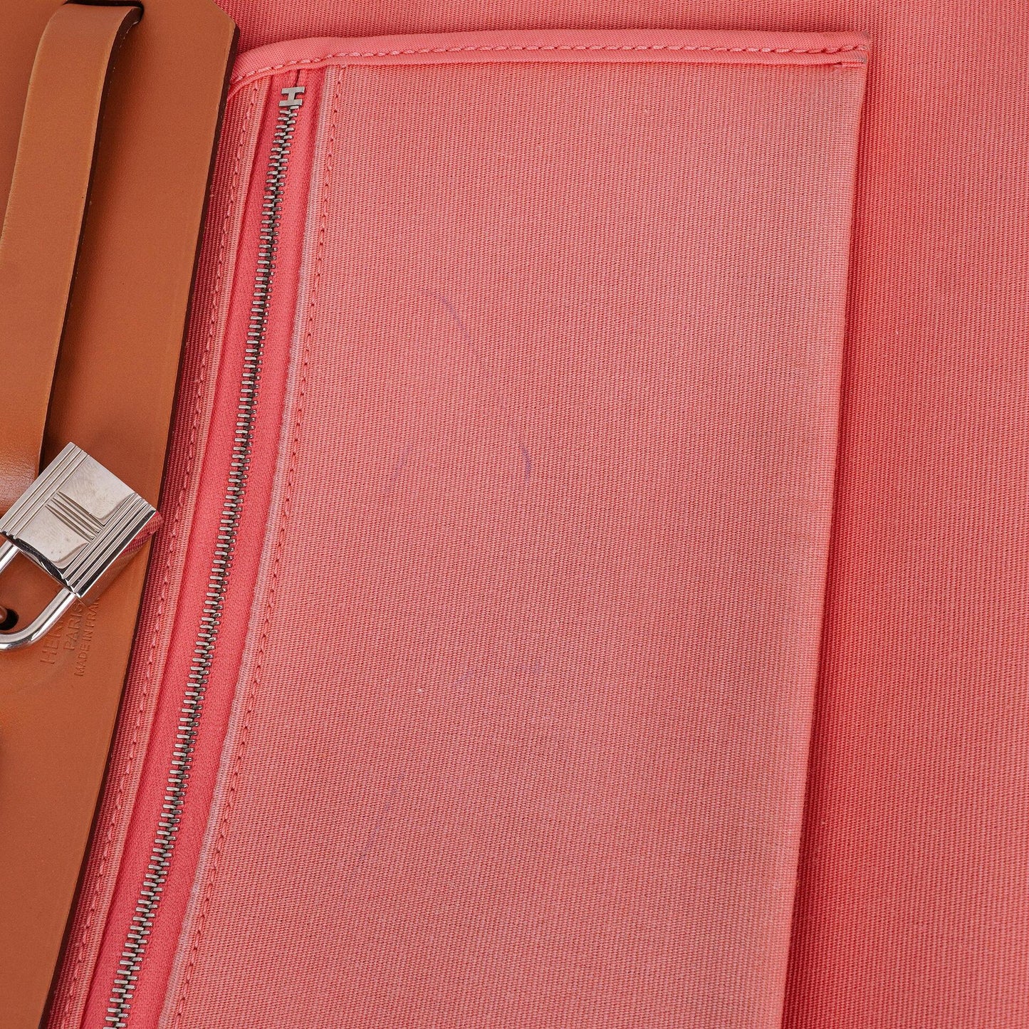 Hermès Herbag Zip 31 PM aus Vache Hunter Naturel Rose Azalee Canvas mit Palladium-Hardware