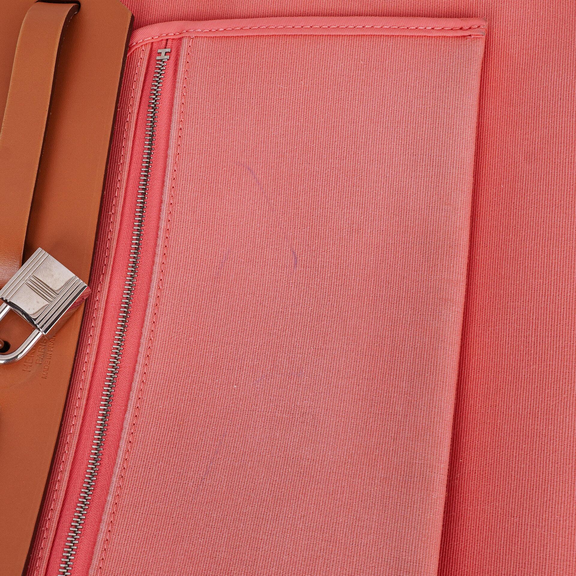 Hermès Herbag Zip 31 PM aus Vache Hunter Naturel Rose Azalee Canvas mit Palladium-Hardware