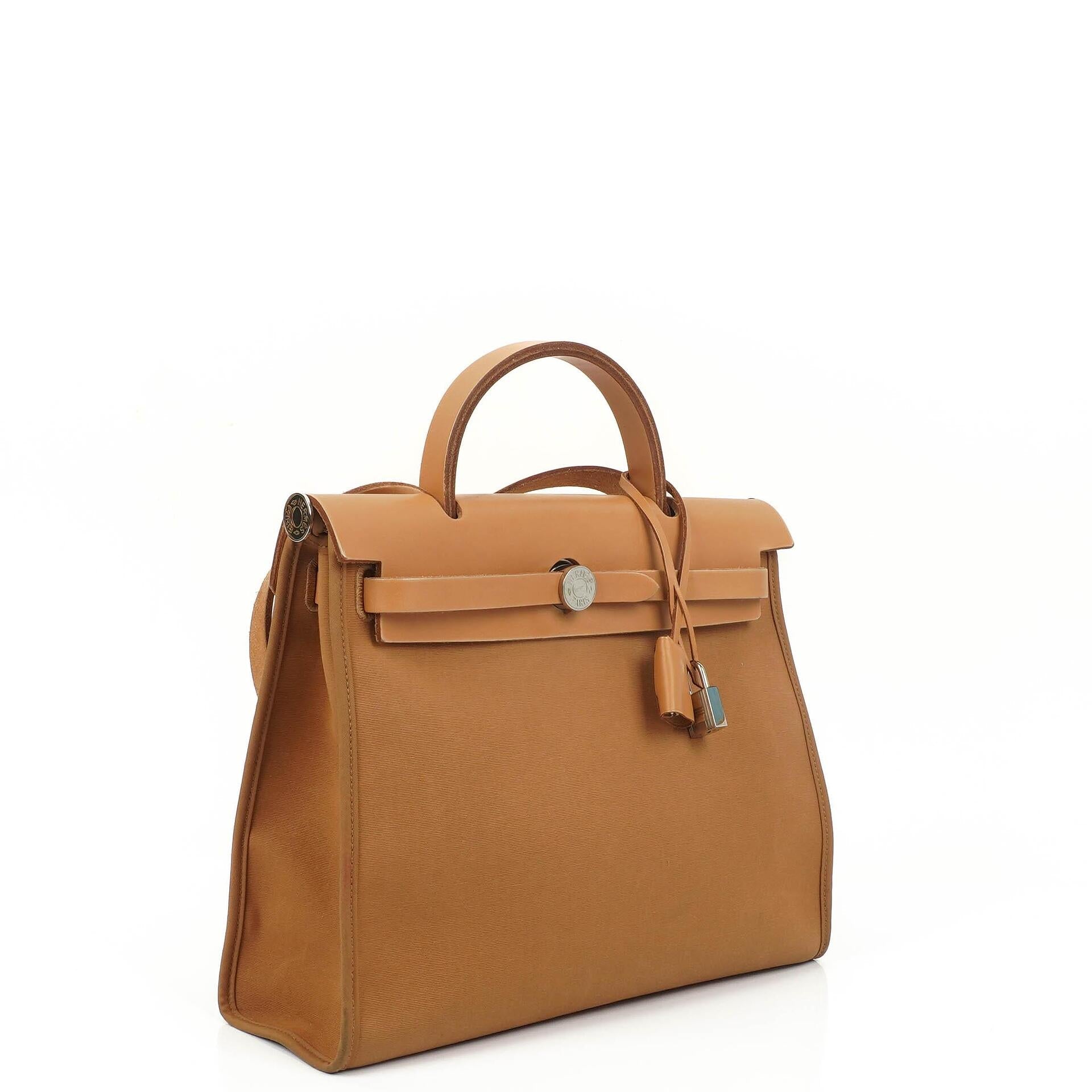 Hermès Herbag Zip 31 PM aus Vache Hunter Canvas in Dune/Sable Naturel und Orange mit Palladium-Hardware