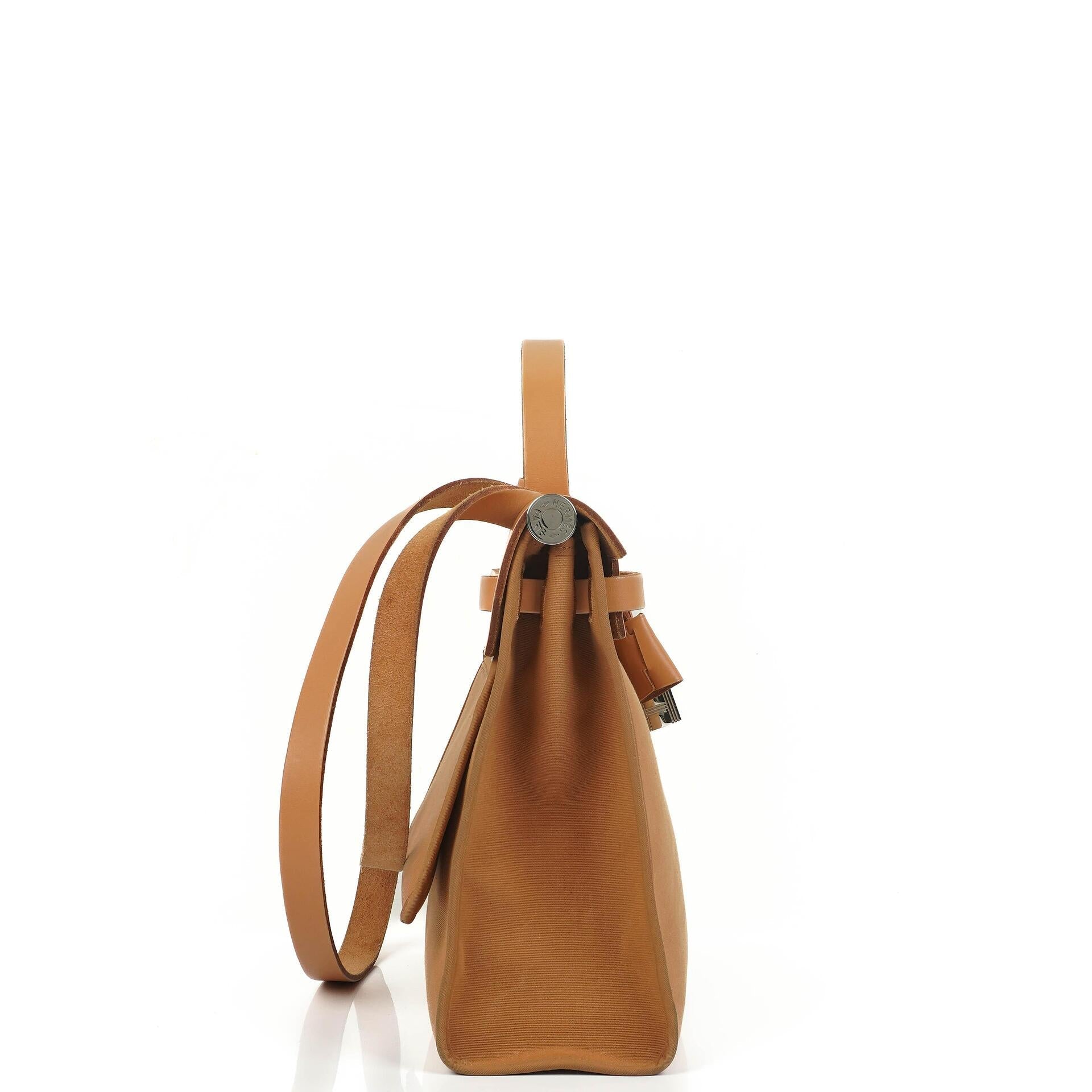 Hermès Herbag Zip 31 PM aus Vache Hunter Canvas in Dune/Sable Naturel und Orange mit Palladium-Hardware
