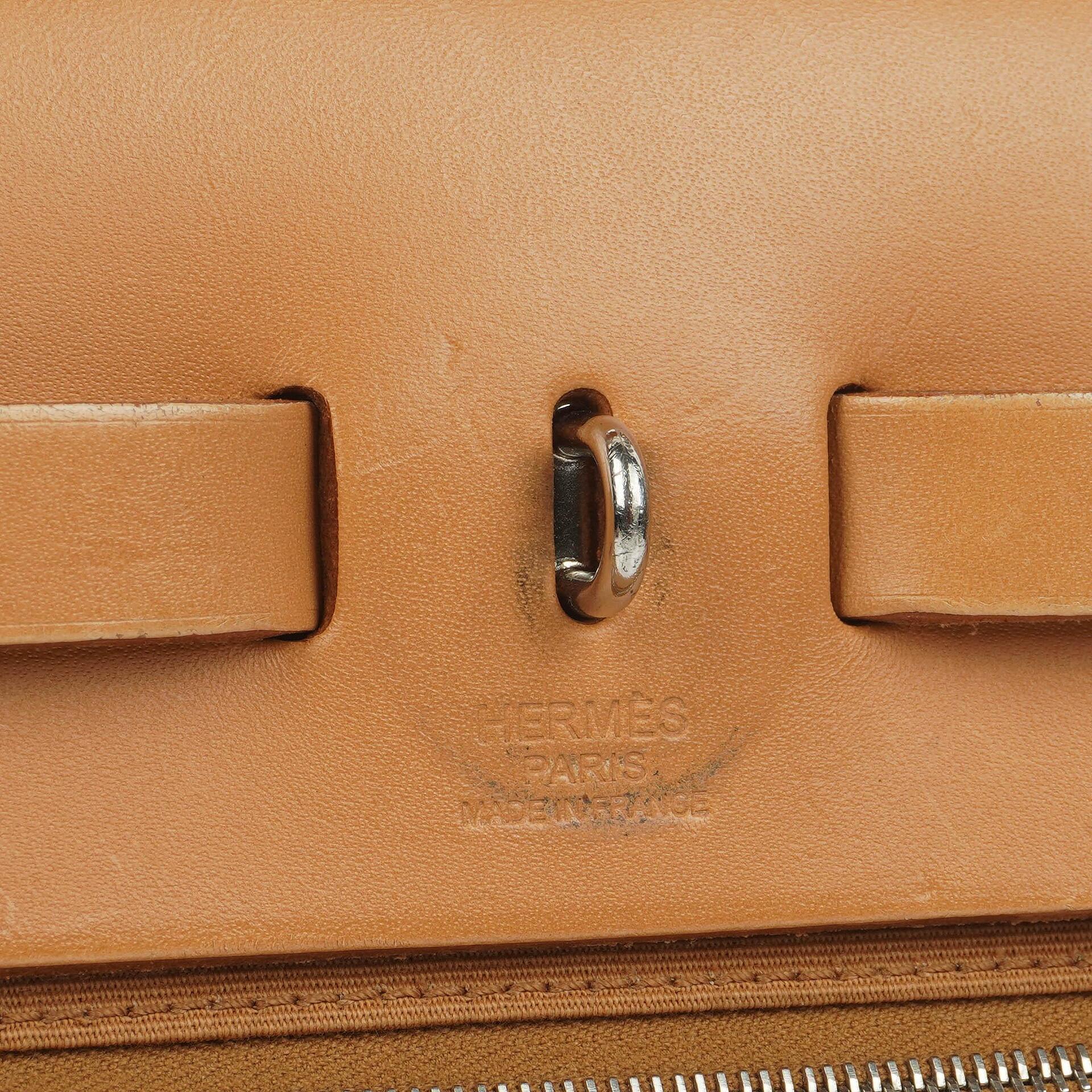 Hermès Herbag Zip 31 PM aus Vache Hunter Canvas in Dune/Sable Naturel und Orange mit Palladium-Hardware