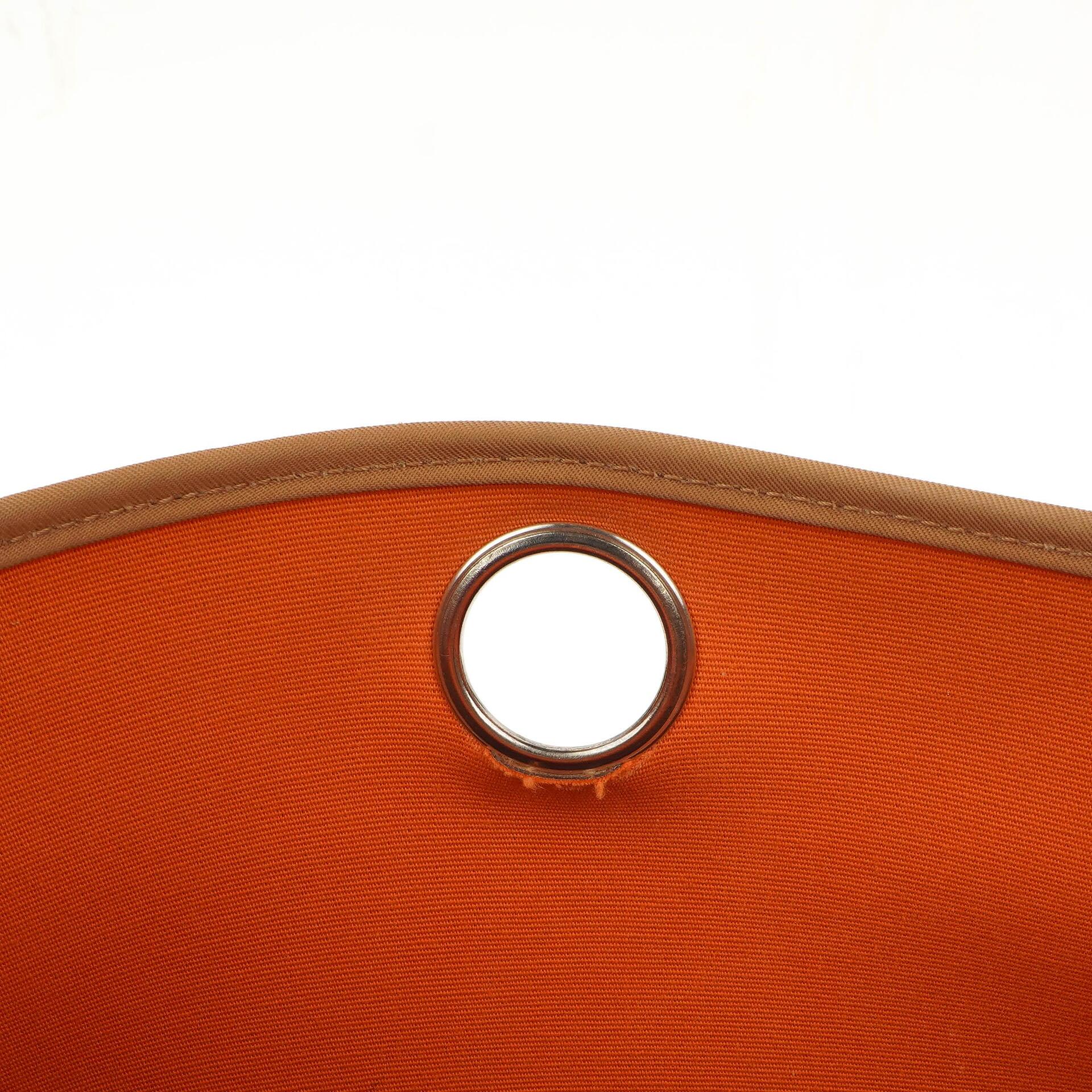 Hermès Herbag Zip 31 PM aus Vache Hunter Canvas in Dune/Sable Naturel und Orange mit Palladium-Hardware