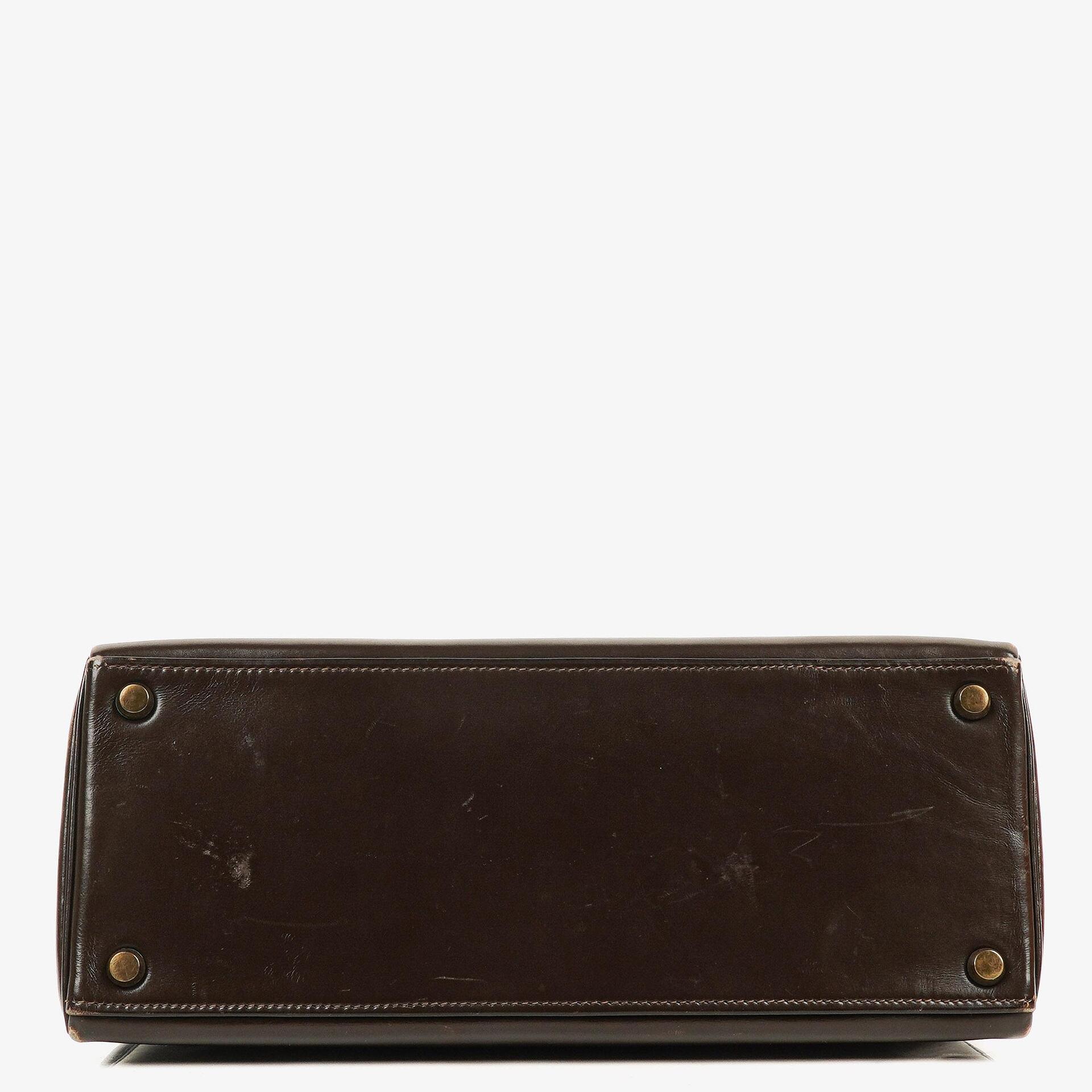 Hermès Kelly 28 Retourne Vintage aus Chocolate Box-Kalbsleder mit Goldbeschlägen, 1965