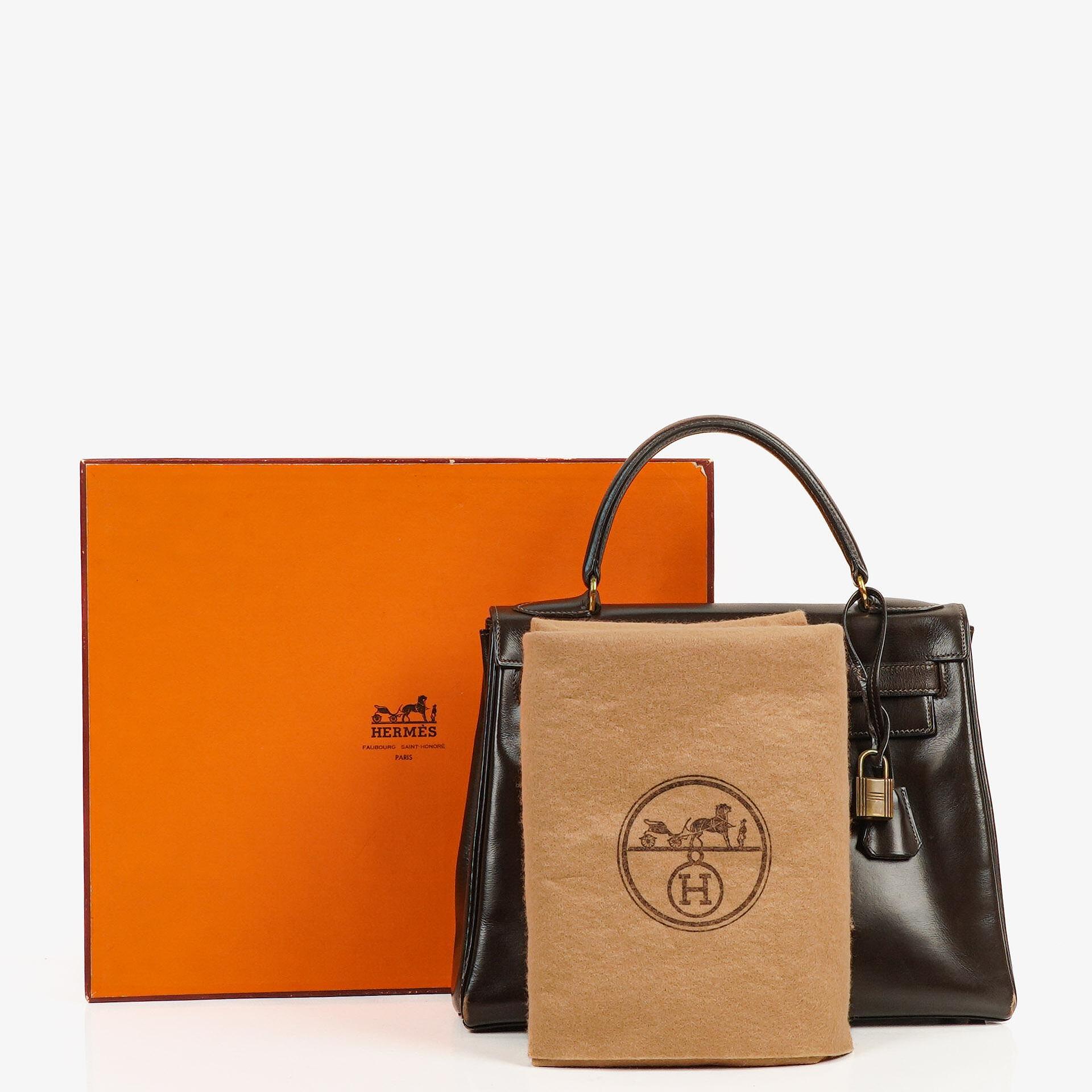 Hermès Kelly 28 Retourne Vintage aus Chocolate Box-Kalbsleder mit Goldbeschlägen, 1965