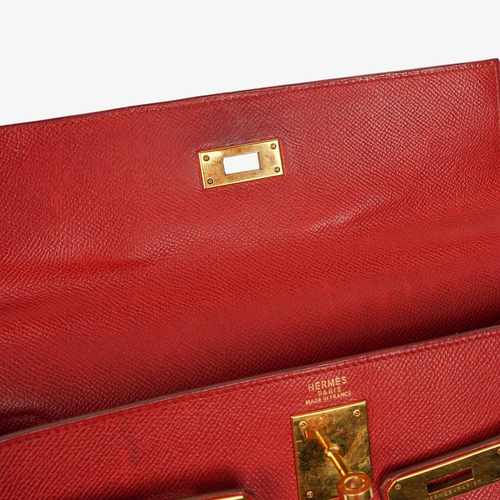 Hermès Kelly 32 Retourne in Rouge Vif mit Goldbeschlägen