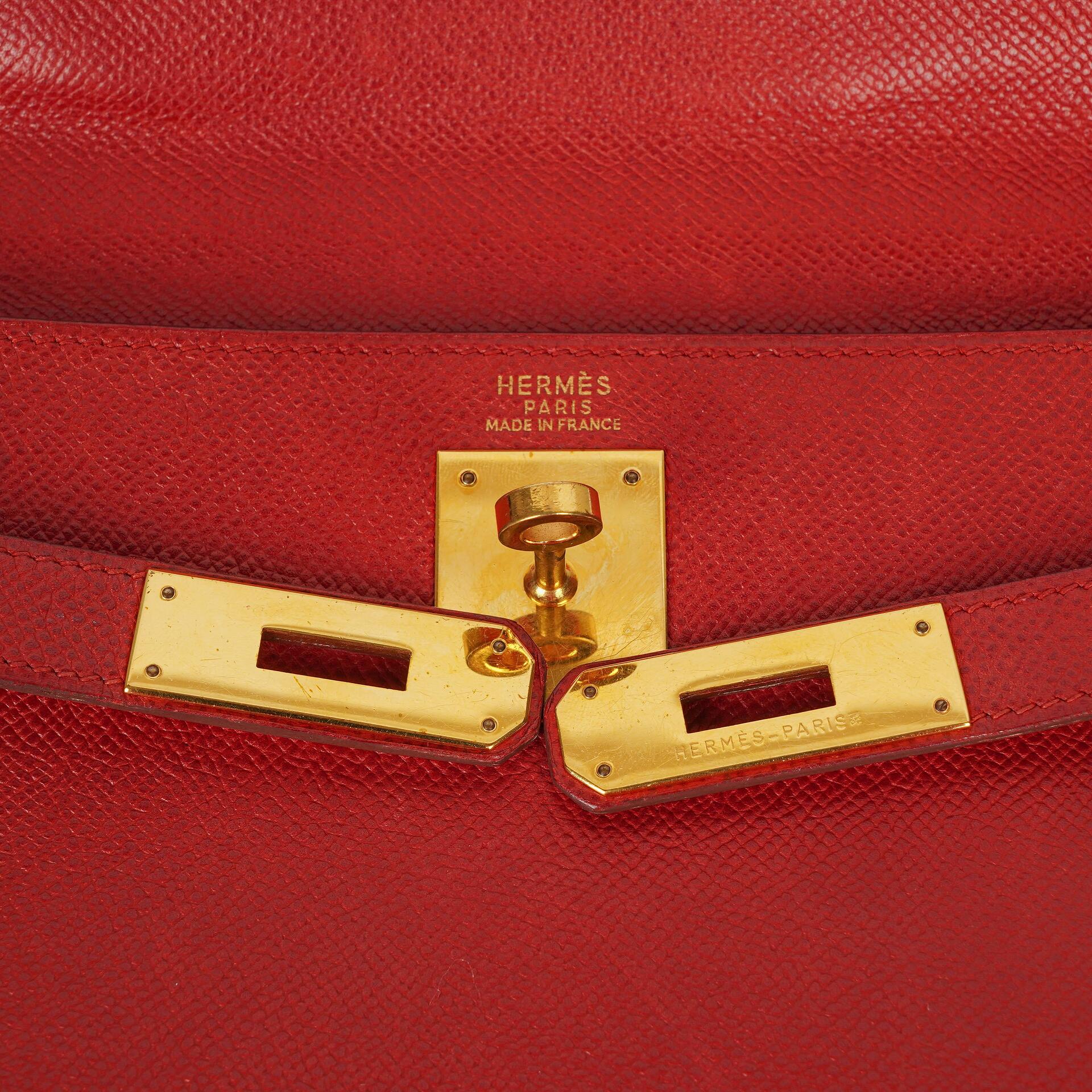 Hermès Kelly 32 Retourne in Rouge Vif mit Goldbeschlägen