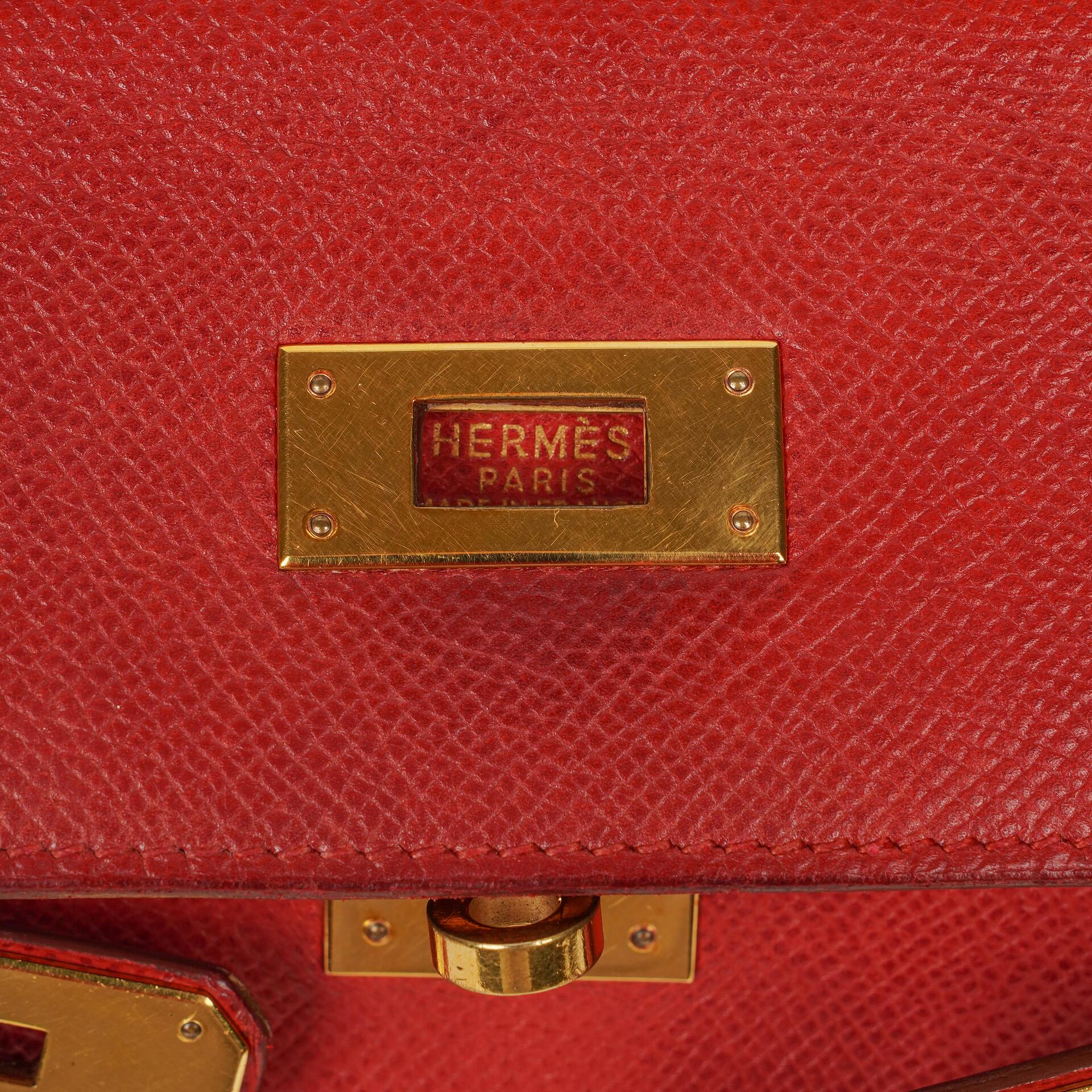 Hermès Kelly 32 Retourne in Rouge Vif mit Goldbeschlägen