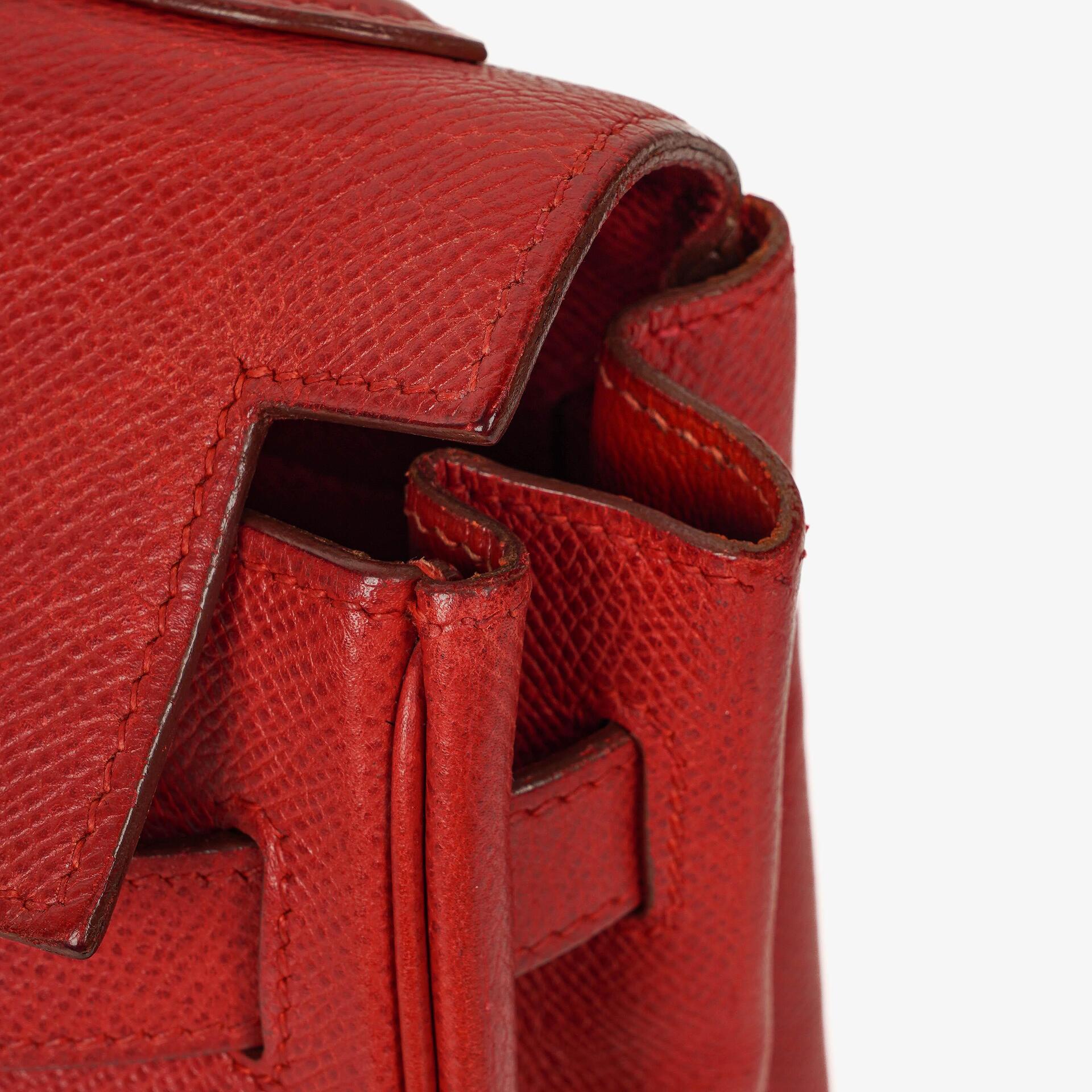 Hermès Kelly 32 Retourne in Rouge Vif mit Goldbeschlägen