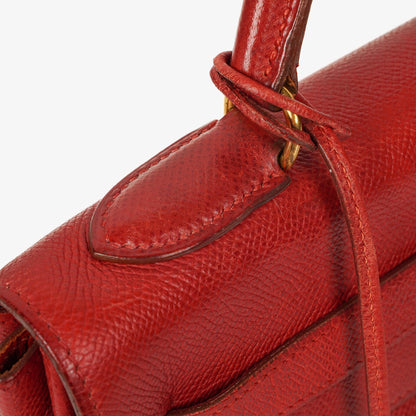 Hermès Kelly 32 Retourne in Rouge Vif mit Goldbeschlägen