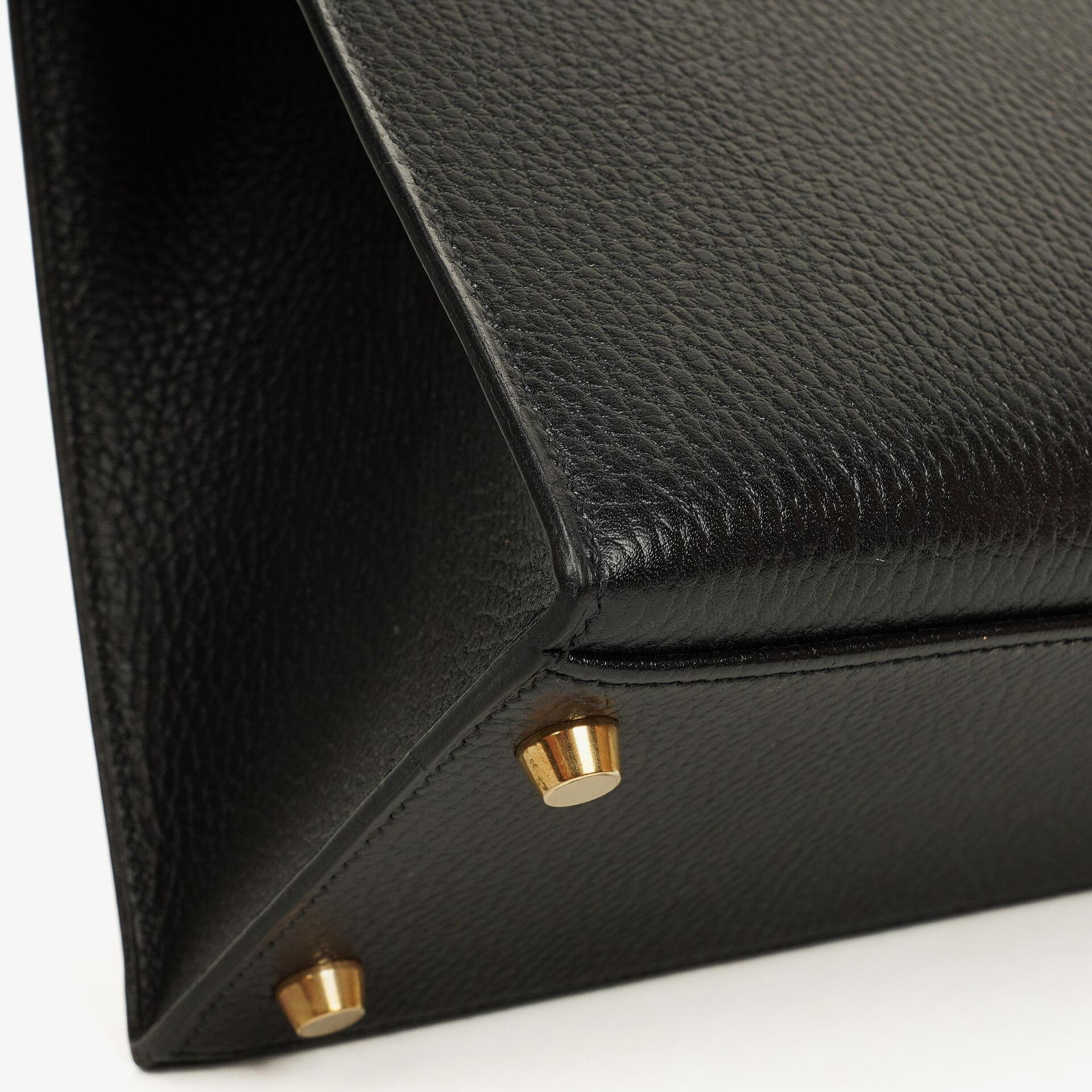 Hermès Kelly 32 Sellier Tasche in Schwarz aus Ardennes mit Goldbeschlägen, 1996