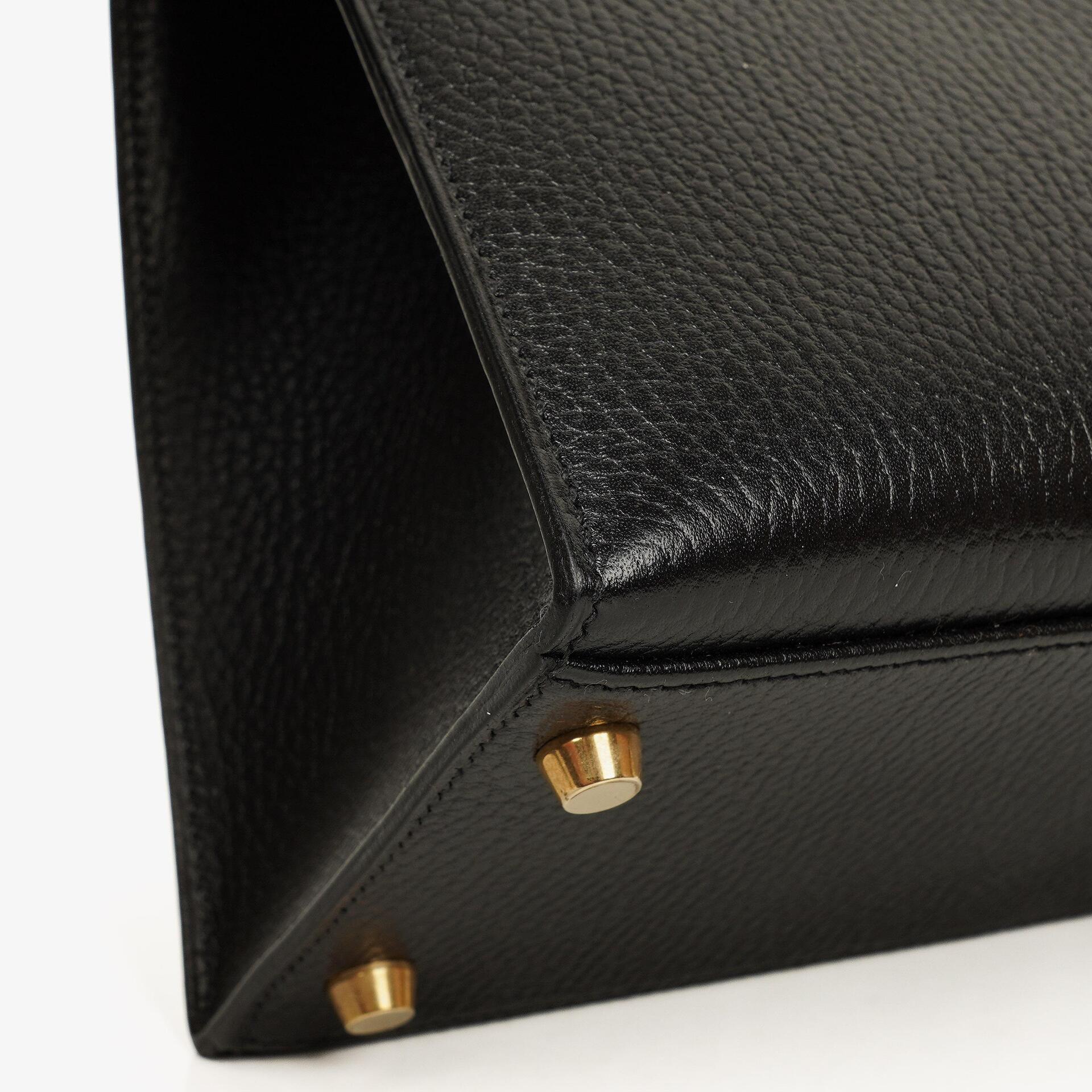 Hermès Kelly 32 Sellier Tasche in Schwarz aus Ardennes mit Goldbeschlägen, 1996