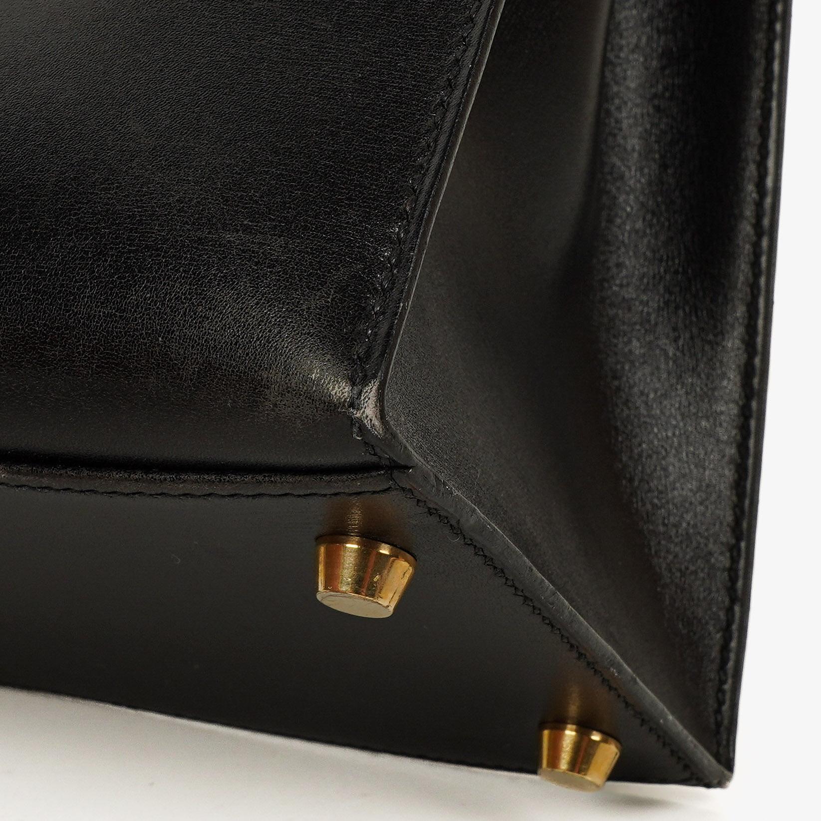 Hermès Kelly 32 Sellier Vintage aus schwarzem Boxkalbsleder mit Goldbeschlägen, 2003