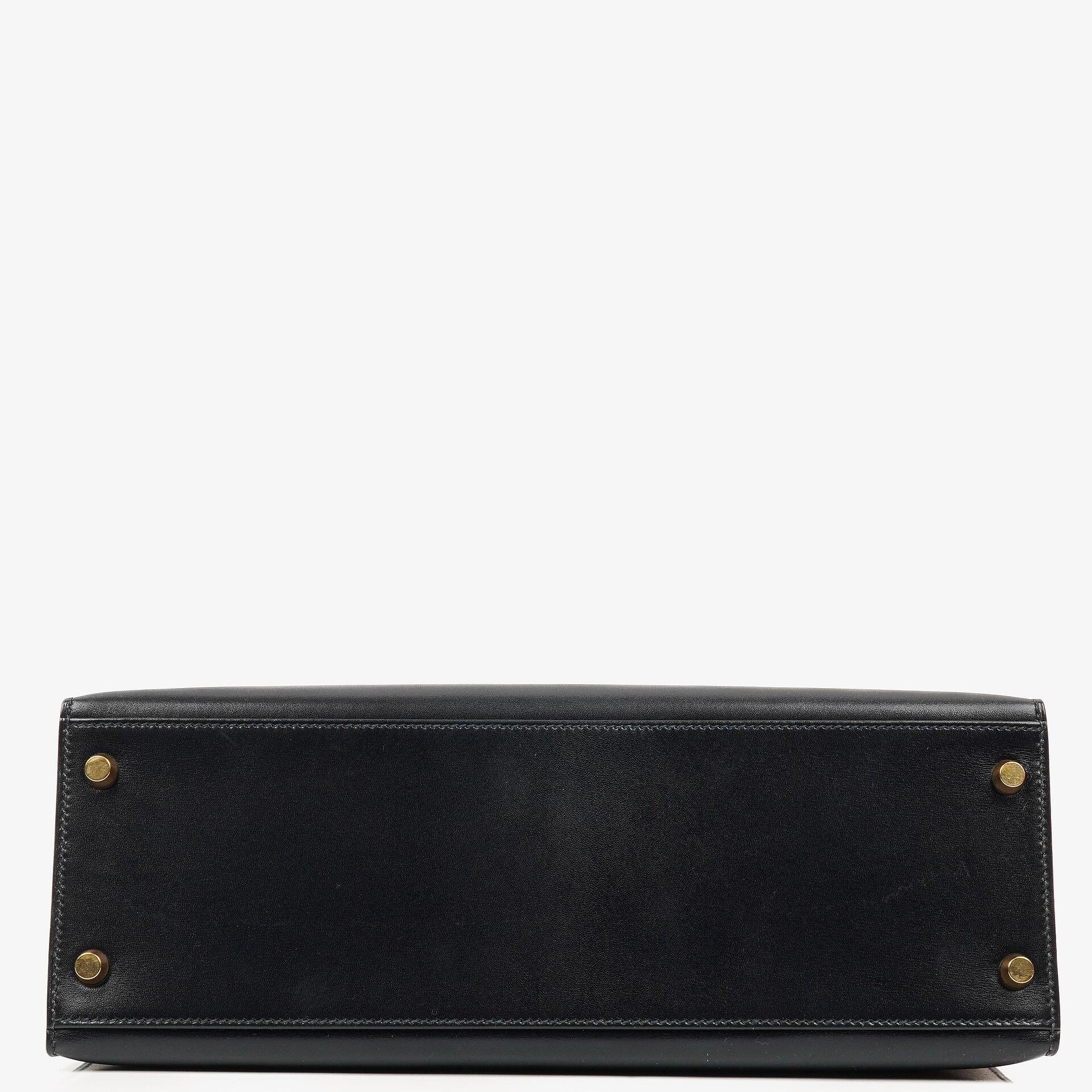 Hermès Kelly 32 Sellier Vintage Bleu Marine Box Kalb mit Goldbeschlägen 1995