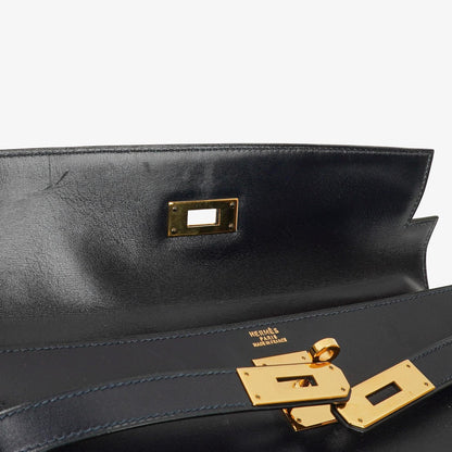 Hermès Kelly 32 Sellier Vintage Bleu Marine Box Kalb mit Goldbeschlägen 1995