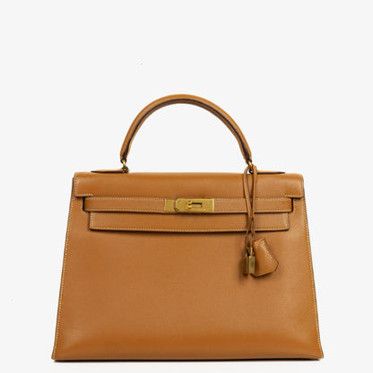Hermès Kelly 32 Sellier Vintage aus Gold Courchevel Leder mit Gold Hardware, 1990