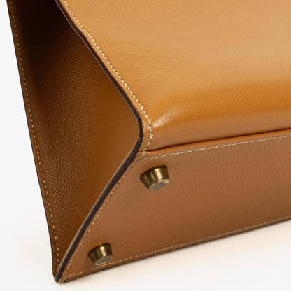 Hermès Kelly 32 Sellier Vintage aus Gold Courchevel Leder mit Gold Hardware, 1990