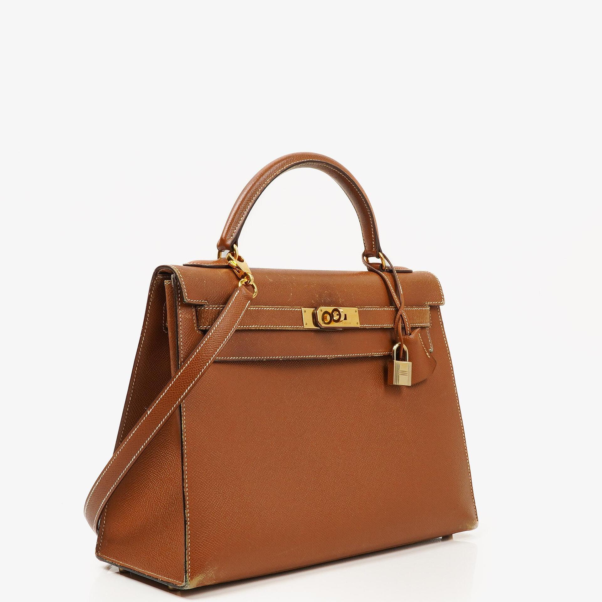 Hermès Kelly 32 Sellier Vintage aus Courchevel-Leder in Gold mit Goldbeschlägen, 1998