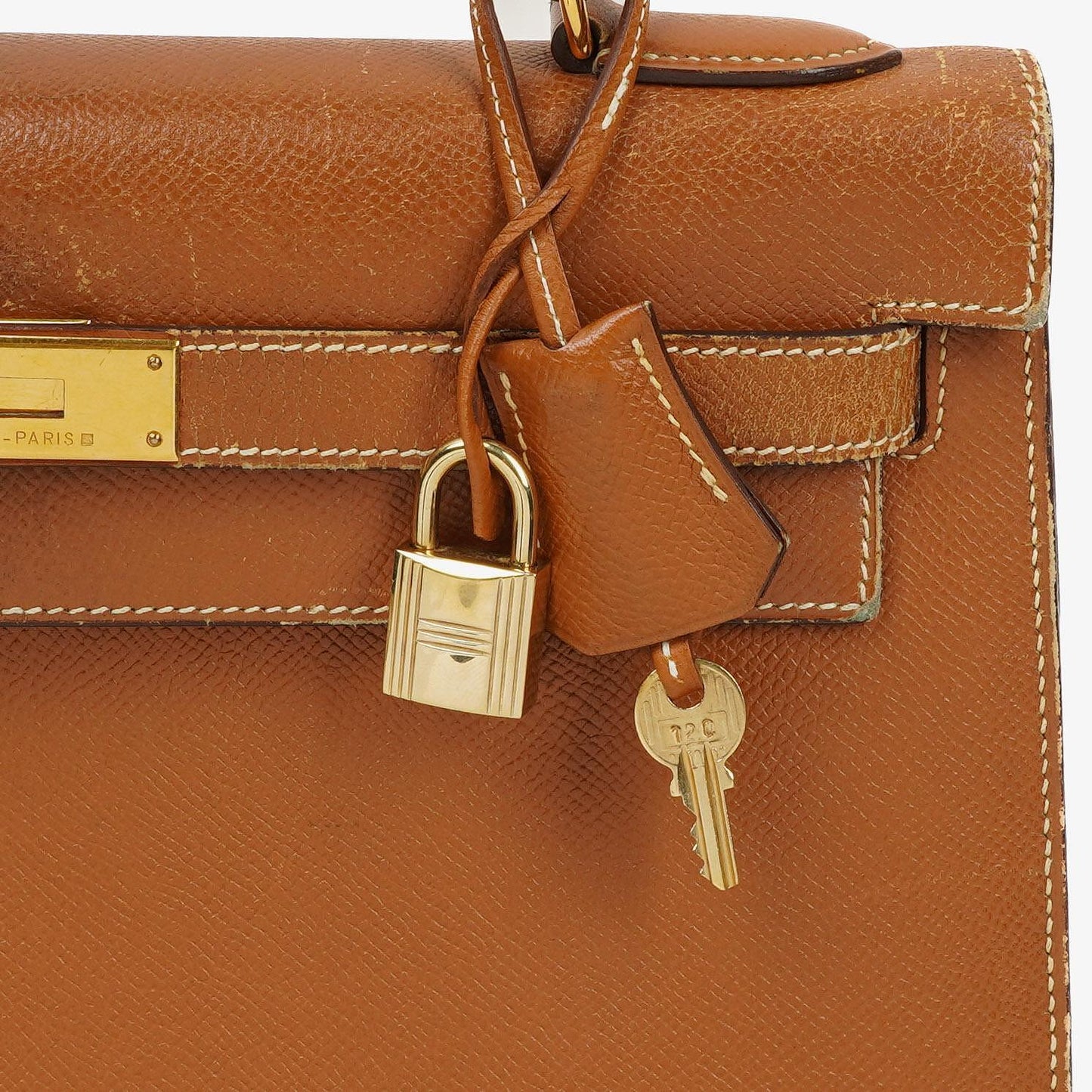 Hermès Kelly 32 Sellier Vintage aus Courchevel-Leder in Gold mit Goldbeschlägen, 1998