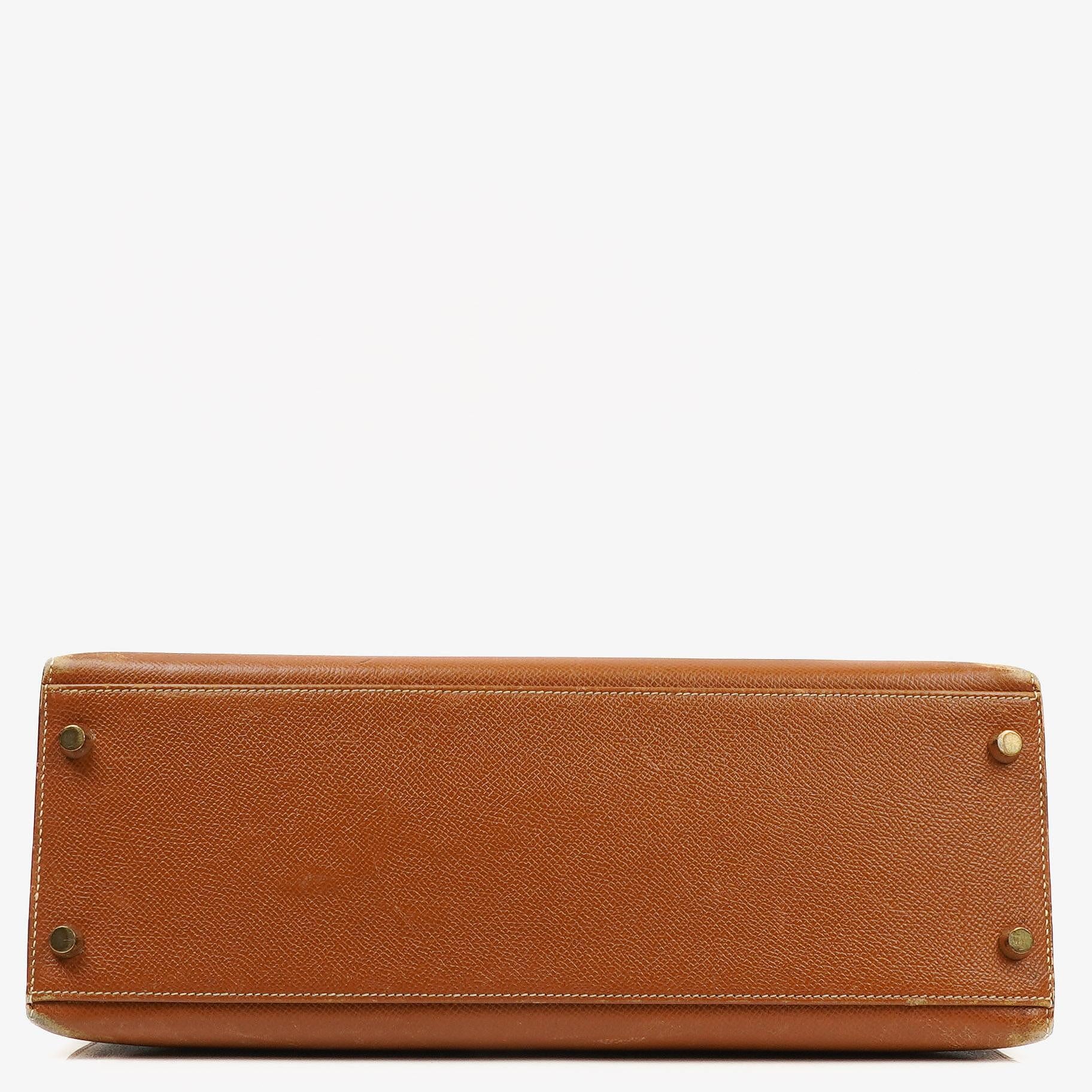 Hermès Kelly 32 Sellier Vintage aus Courchevel-Leder in Gold mit Goldbeschlägen, 1998