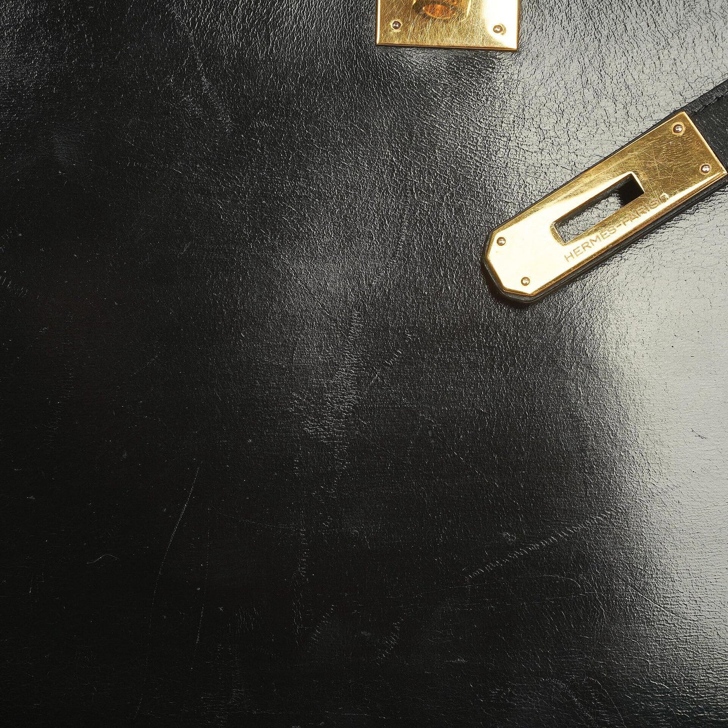 Hermès Kelly 32 Vintage Sellier aus schwarzem Boxcalf mit goldfarbener Hardware, 1987