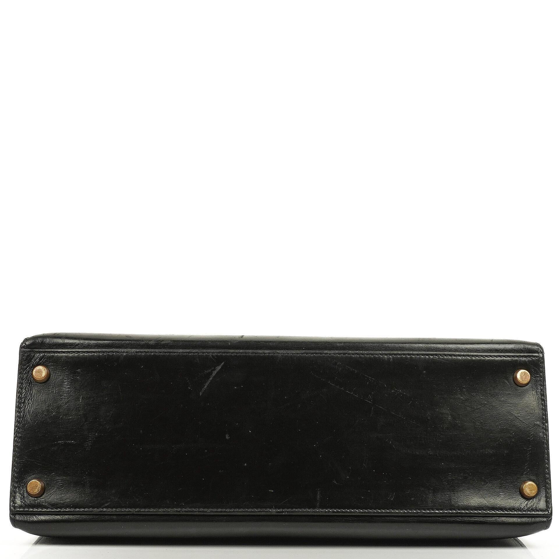 Hermès Kelly 32 Vintage Sellier aus schwarzem Boxcalf mit goldfarbener Hardware, 1987