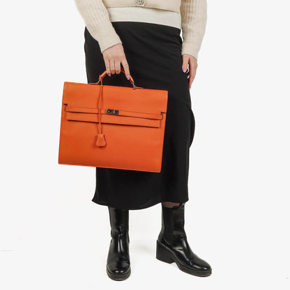 Hermès Kelly Depeche 38 Tasche aus orangefarbenem Epsom Leder