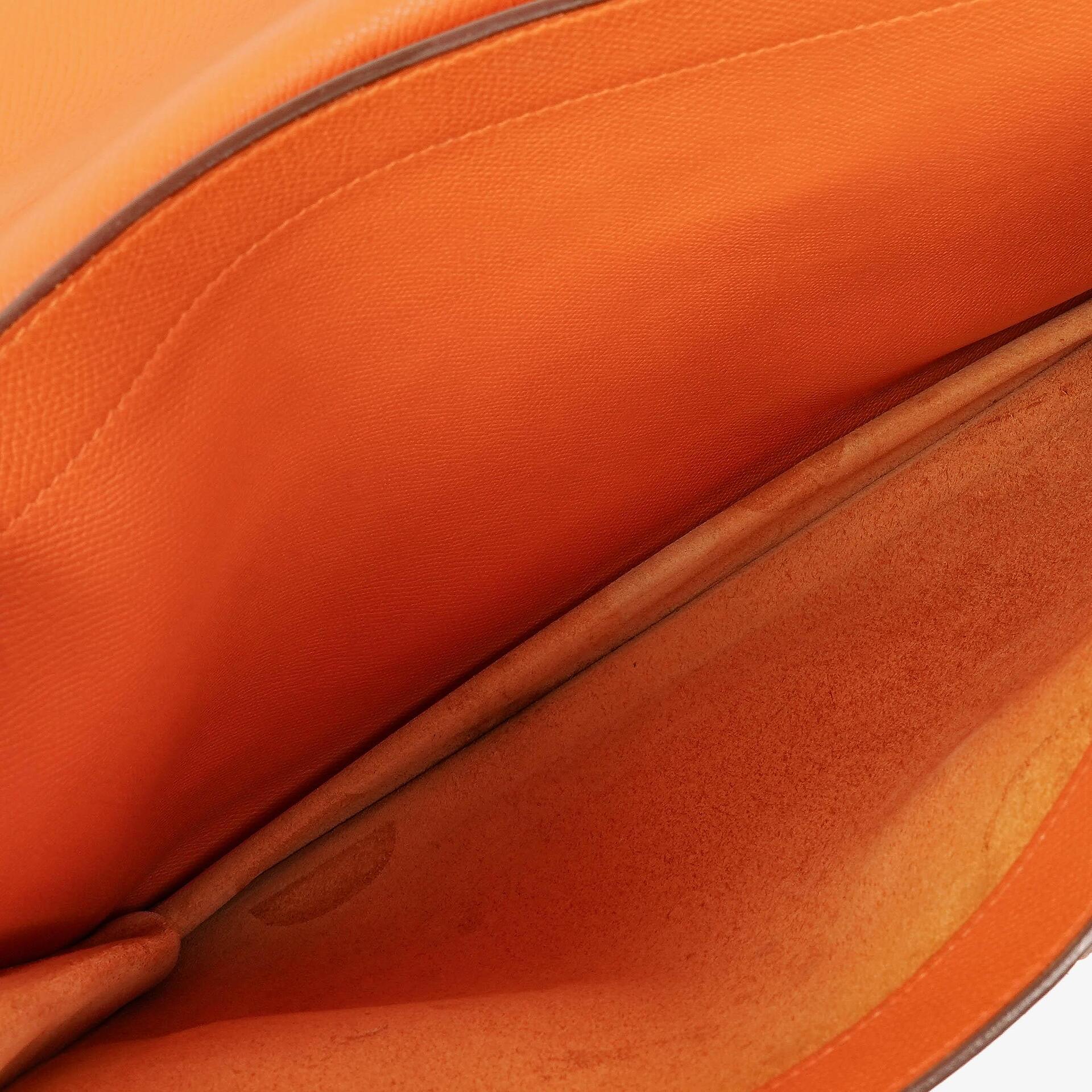 Hermès Kelly Depeche 38 Tasche aus orangefarbenem Epsom Leder