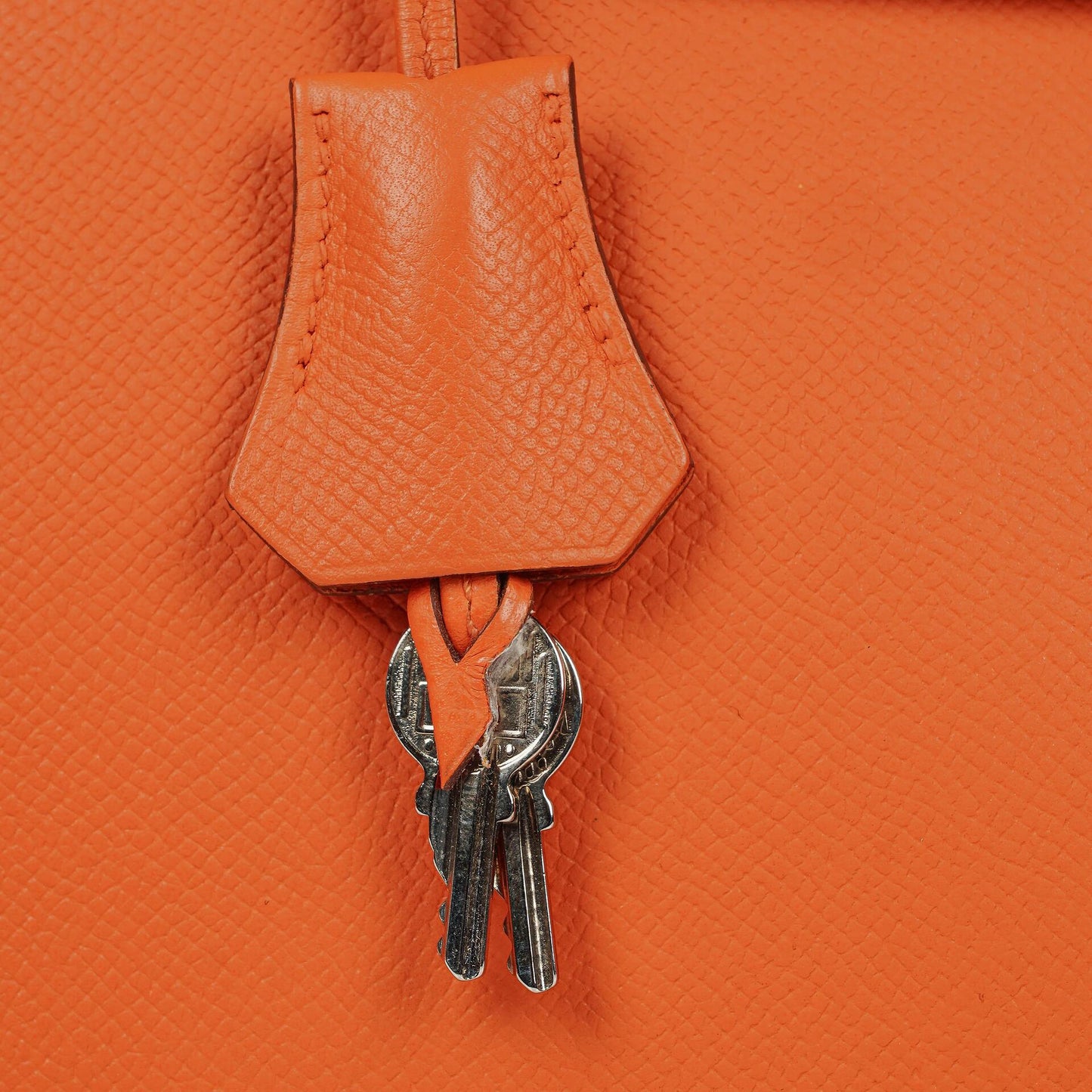 Hermès Kelly Depeche 38 Tasche aus orangefarbenem Epsom Leder