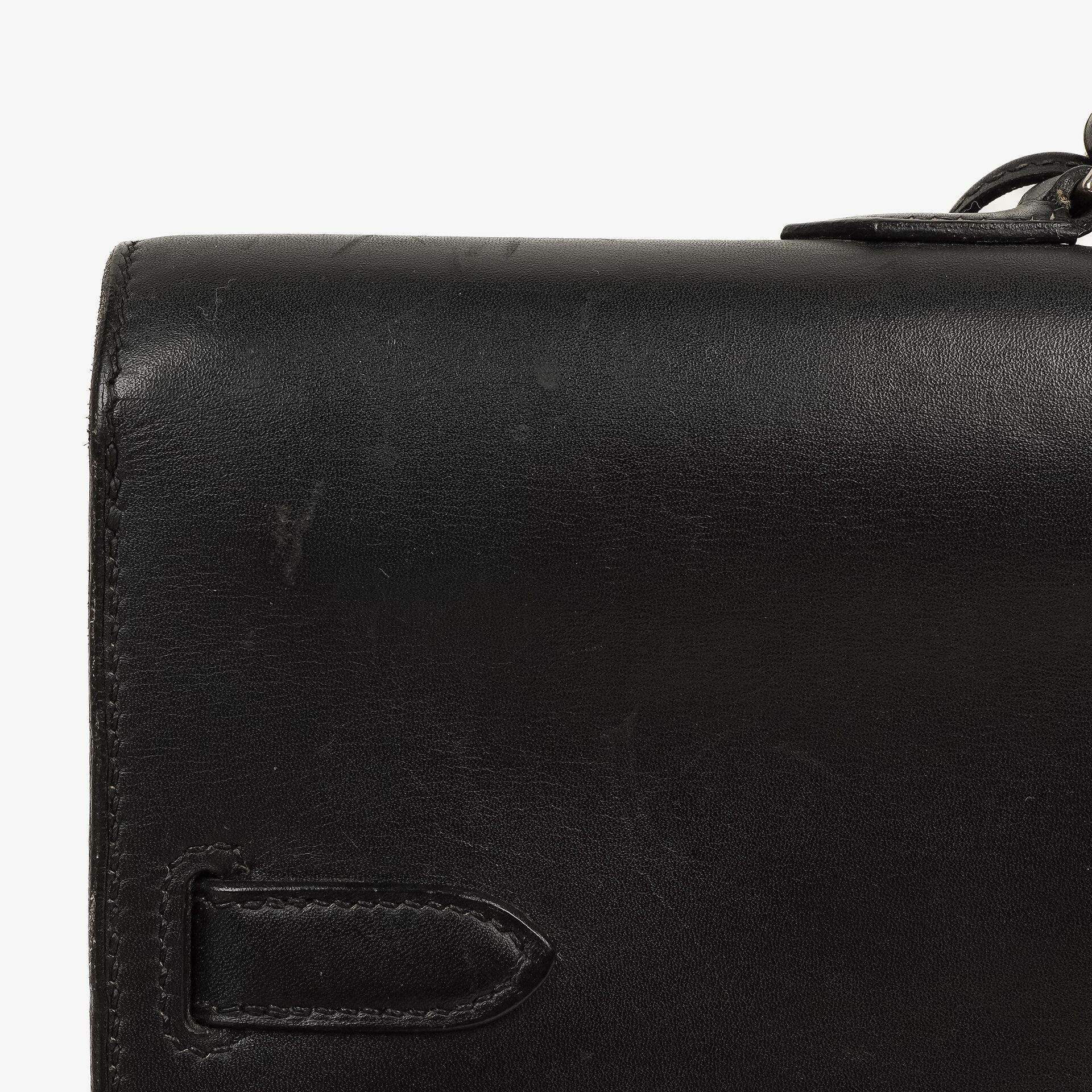 Hermès Kelly Depeches 37 aus schwarzem Boxleder mit Palladium-Beschlägen, 2003