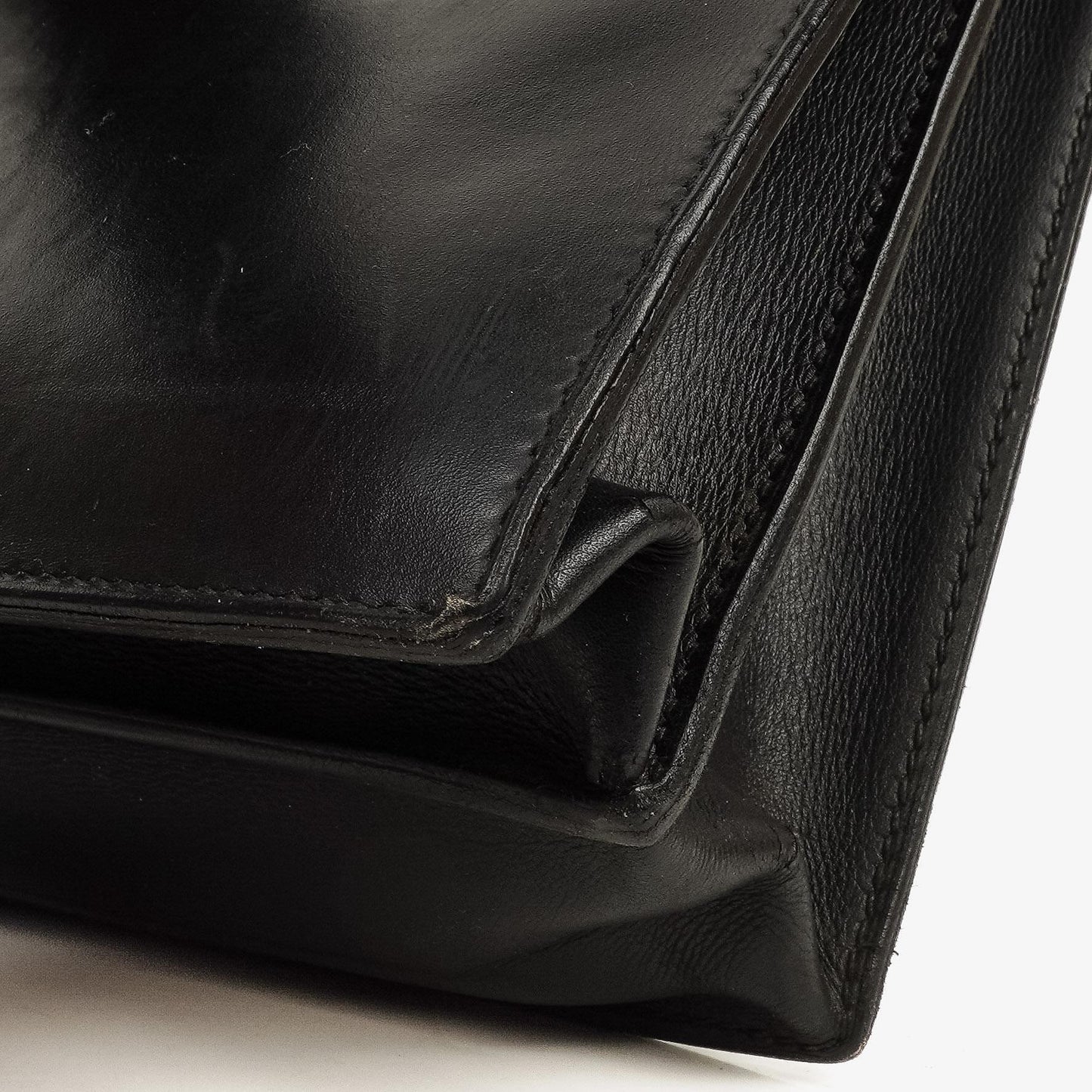 Hermès Kelly Depeches 37 aus schwarzem Boxleder mit Palladium-Beschlägen, 2003