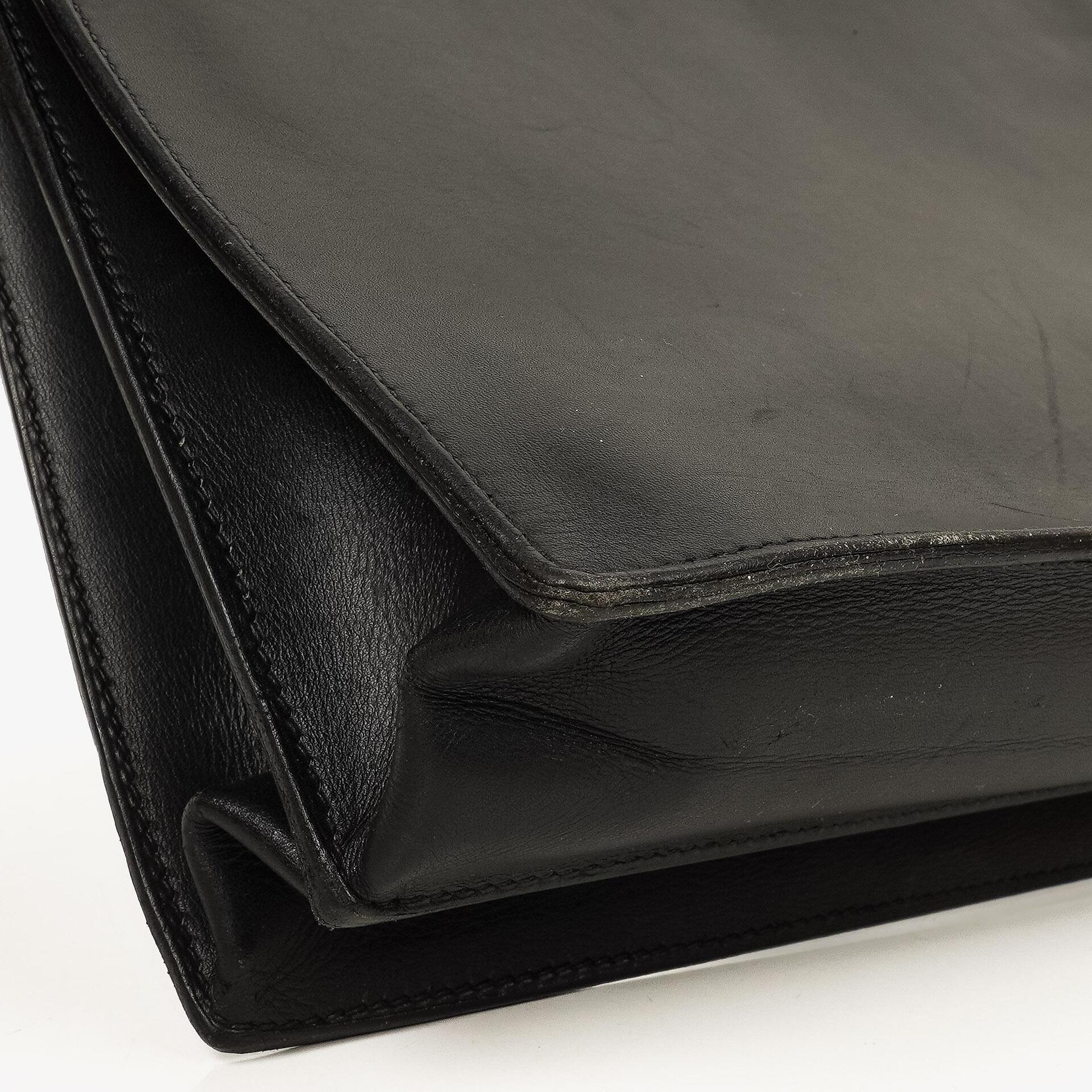 Hermès Kelly Depeches 37 aus schwarzem Boxleder mit Palladium-Beschlägen, 2003