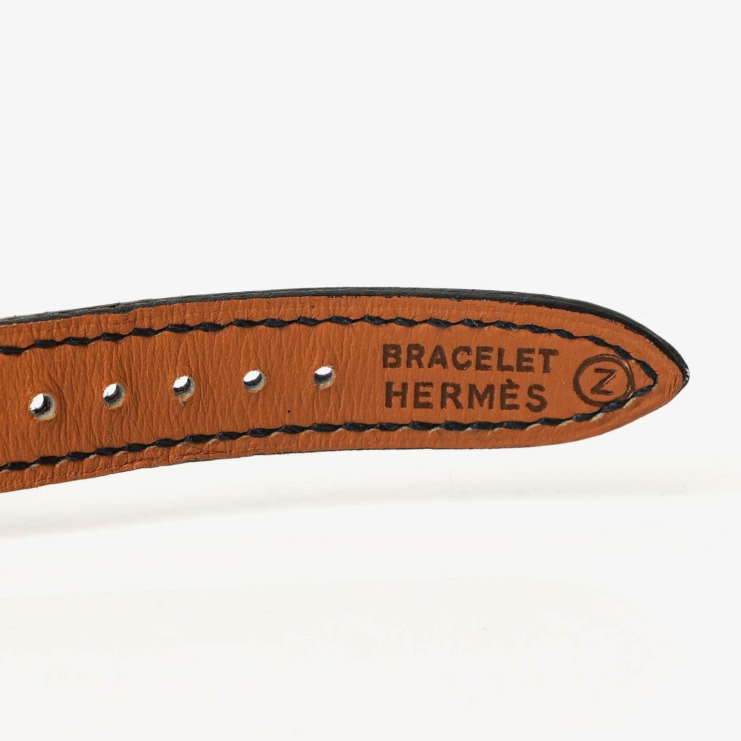 Hermès Kelly Noir Uhr aus Courchevel Leder mit Vergoldung