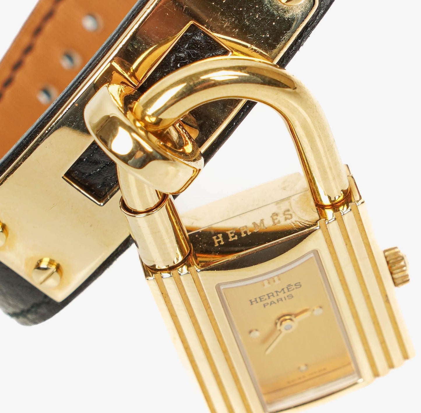 Hermès Kelly Noir Uhr aus Courchevel Leder mit Vergoldung