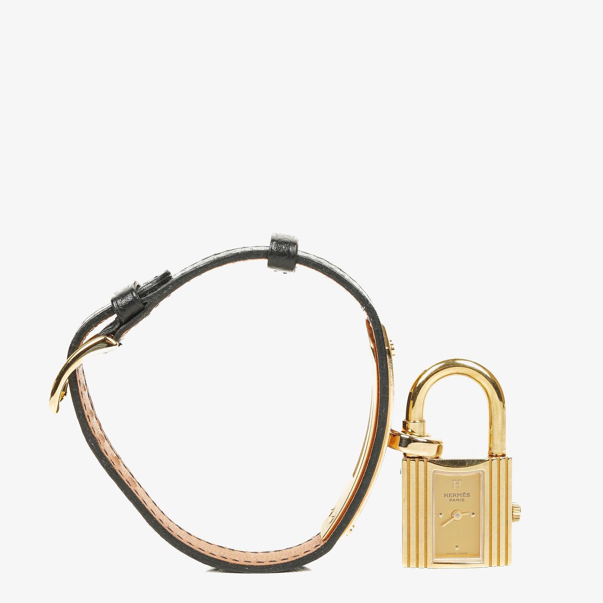 Hermès Kelly Noir Uhr aus Courchevel Leder mit Vergoldung