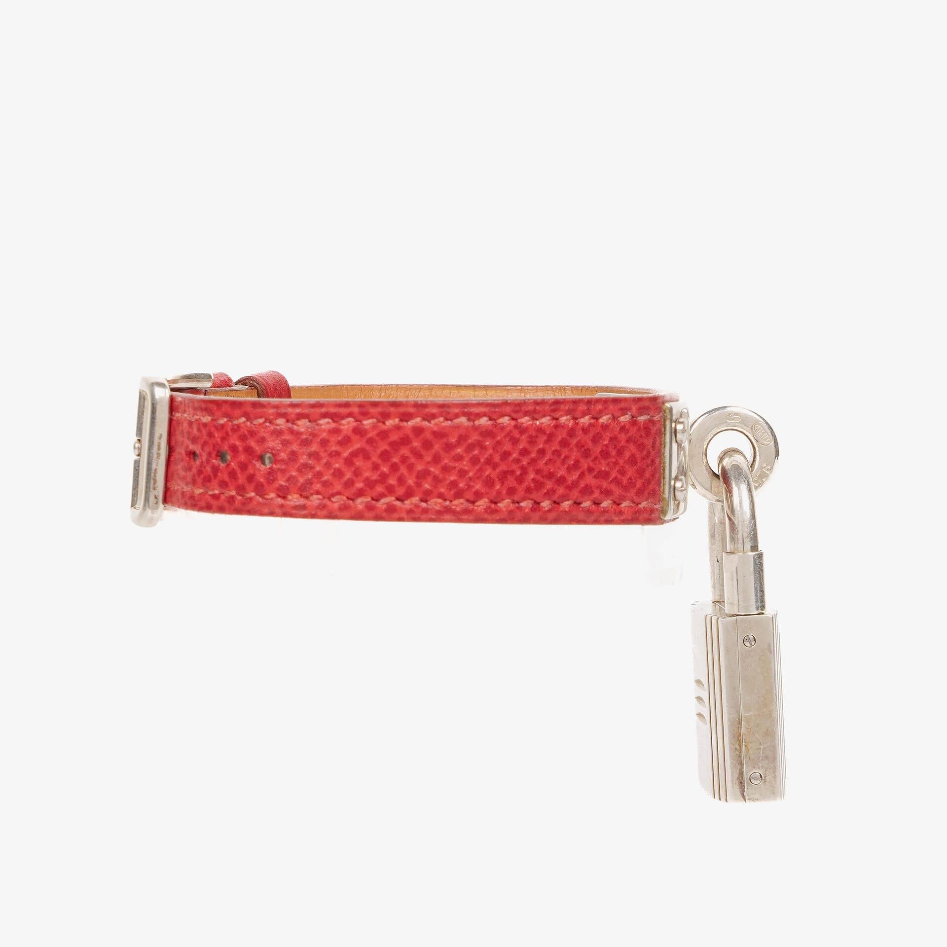 Hermès Kelly Uhr aus Rouge Courchevel Leder in Silberoptik