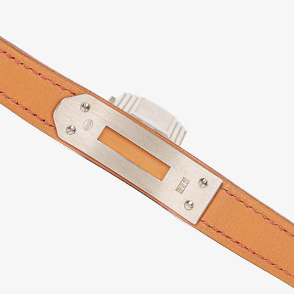 Hermès Kelly Uhr aus Rouge Courchevel Leder in Silberoptik
