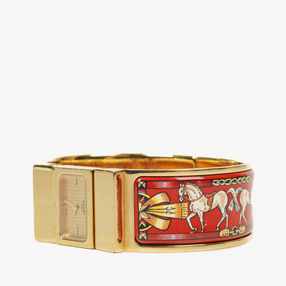 Hermès Loquet Armreif-Quarzuhr mit roter Reitsport-Emaille und vergoldetem Finish, L01.201