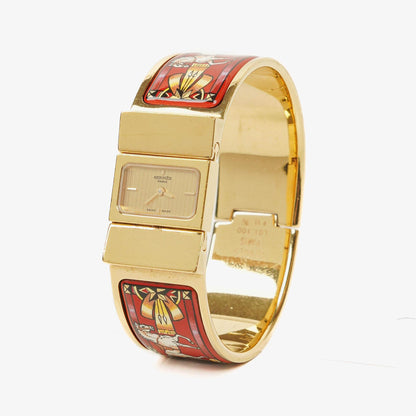 Hermès Loquet Armreif-Quarzuhr mit roter Reitsport-Emaille und vergoldetem Finish, L01.201