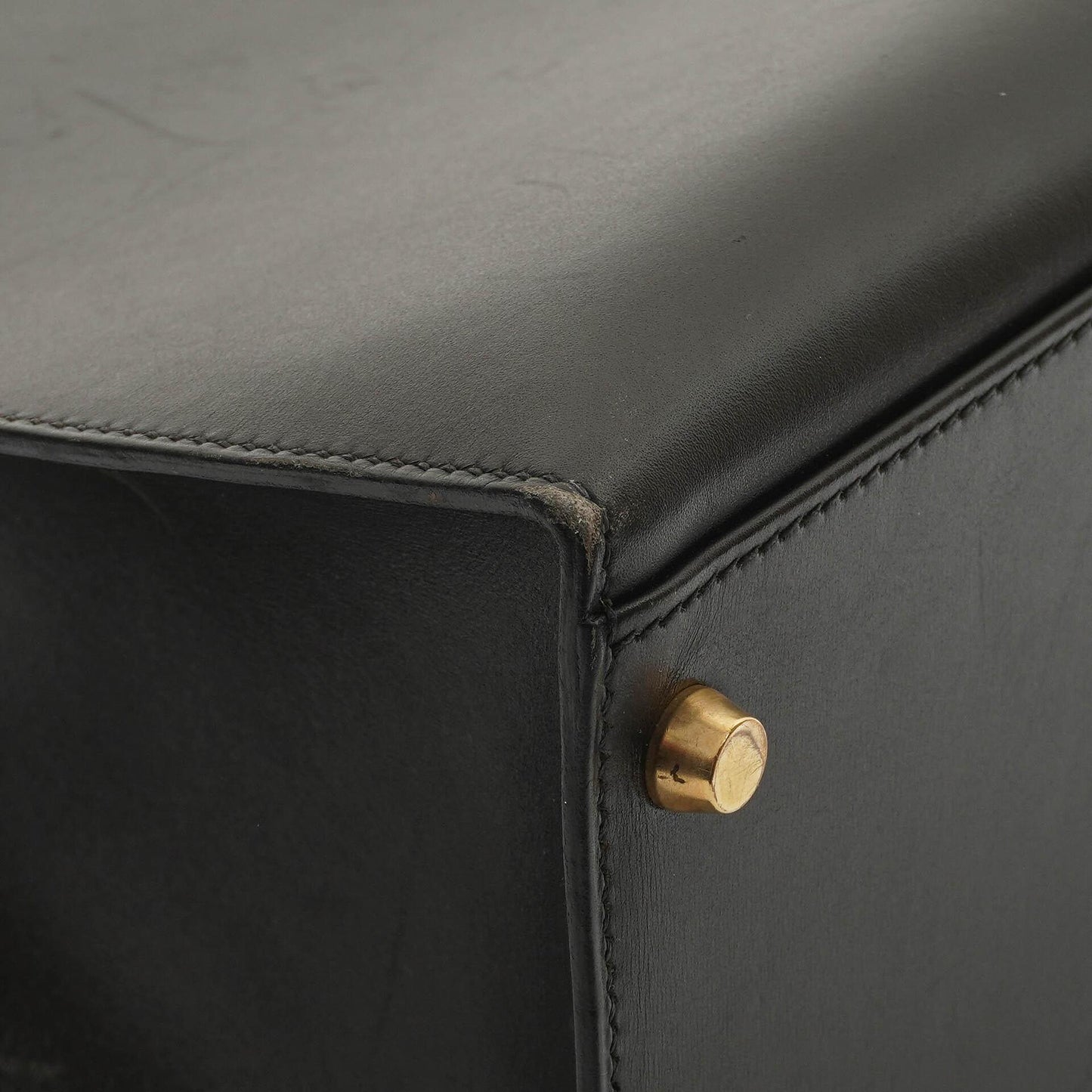 Hermès Vintage Kelly 35 Sellier Schwarzes Boxkalb Gold Hardware