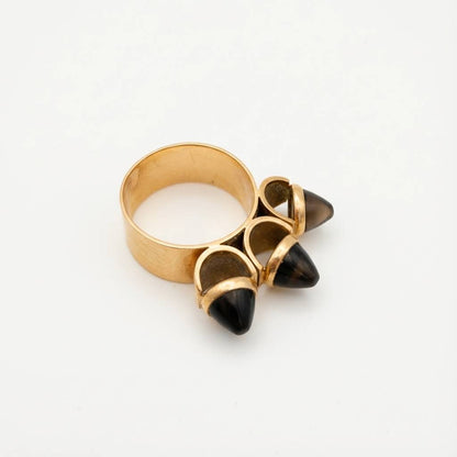 Sculptural statement: 585 gold ring with bullet-cut smoky quartz, modernist 1970s