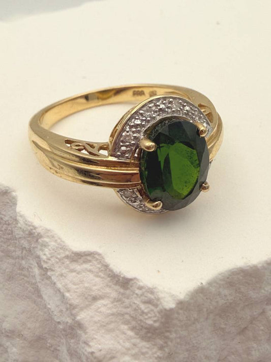 Eleganter 585 Goldring: Intensiver Turmalin & Brillanten in Vintage-Design
