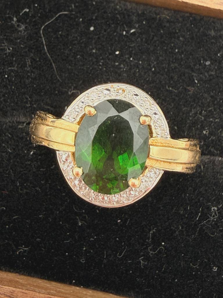 Eleganter 585 Goldring: Intensiver Turmalin & Brillanten in Vintage-Design