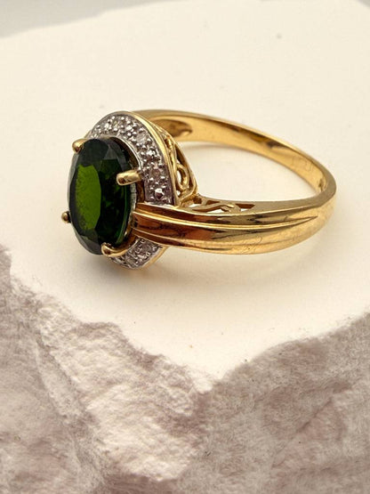 Eleganter 585 Goldring: Intensiver Turmalin & Brillanten in Vintage-Design