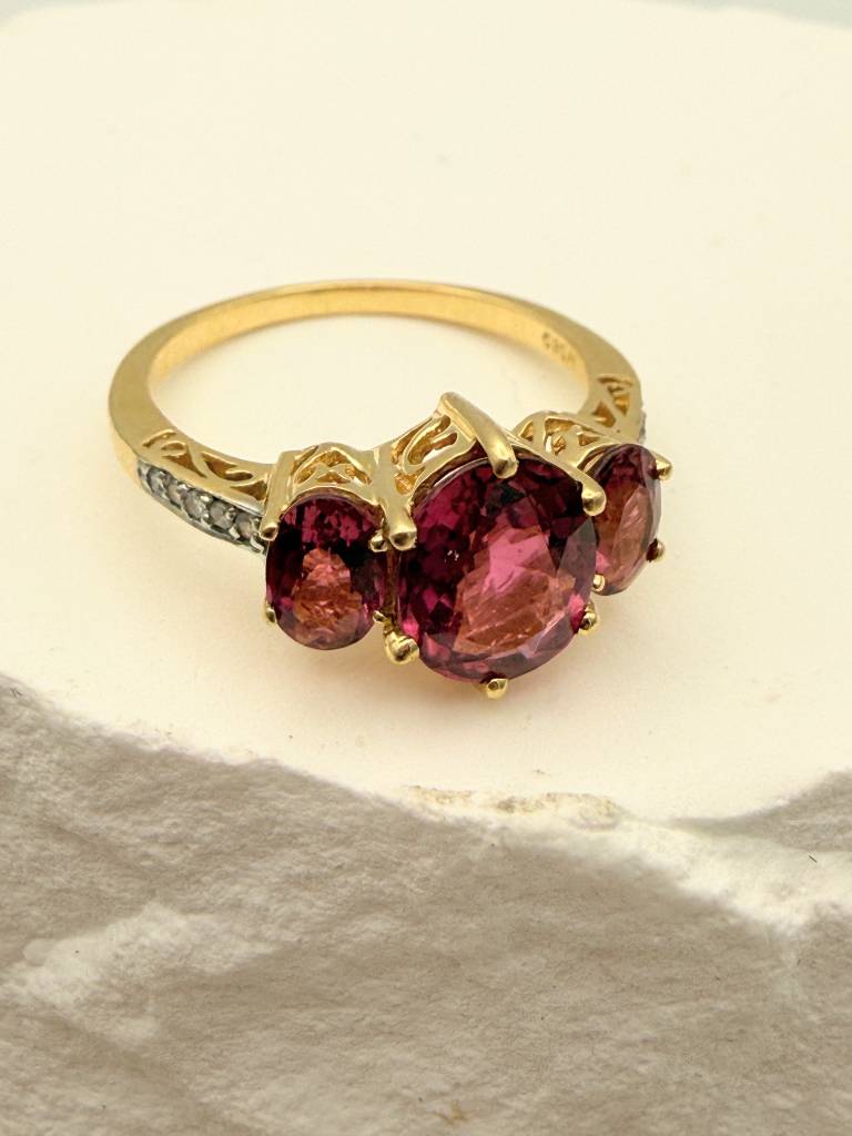 Vintage Traum: 585 Goldring mit Turmalin & Diamanten – Himbeerrosa Glanz