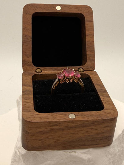 Vintage Traum: 585 Goldring mit Turmalin & Diamanten – Himbeerrosa Glanz