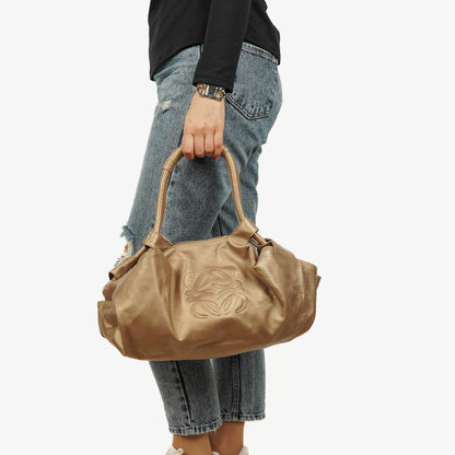 Loewe Aire Anagram Schultertasche aus Nappa